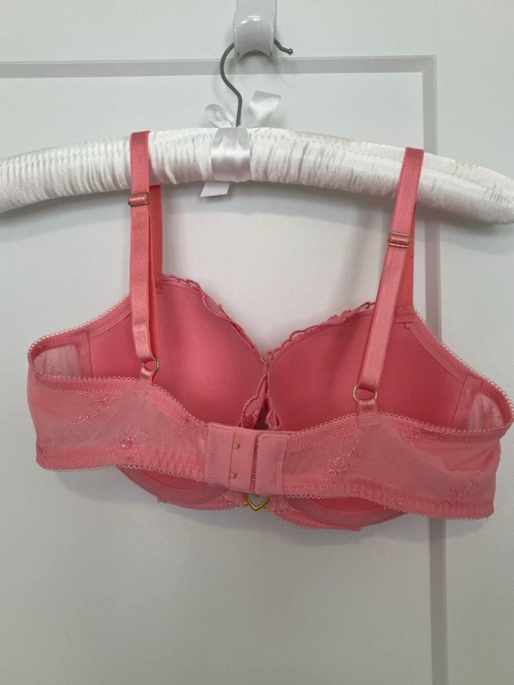 Victoria's Secret Pretty Petals Pink Hope Push-Up Bra 36C (pink) - Picture 2 of 4